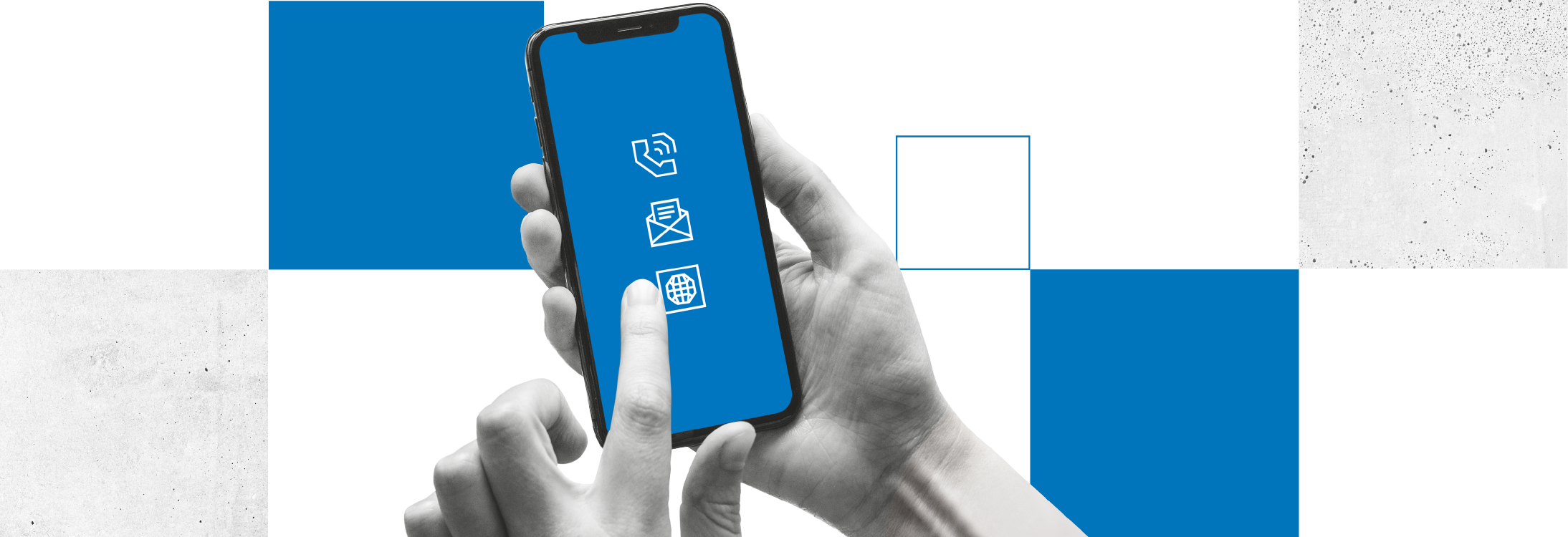 Ręce trzymające telefon.