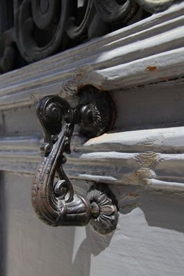 De porte en porte, d'ici et d'ailleurs - From door to door from here and elsewhere