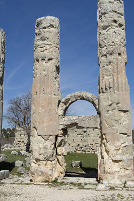 Uzuncaburc march 2013 9349.jpg