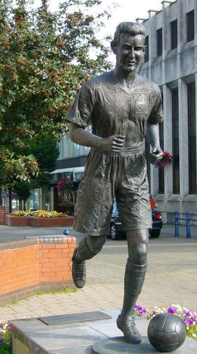 Bertie Peacock The Sporting Statues Project Bertie Peacock The Diamond