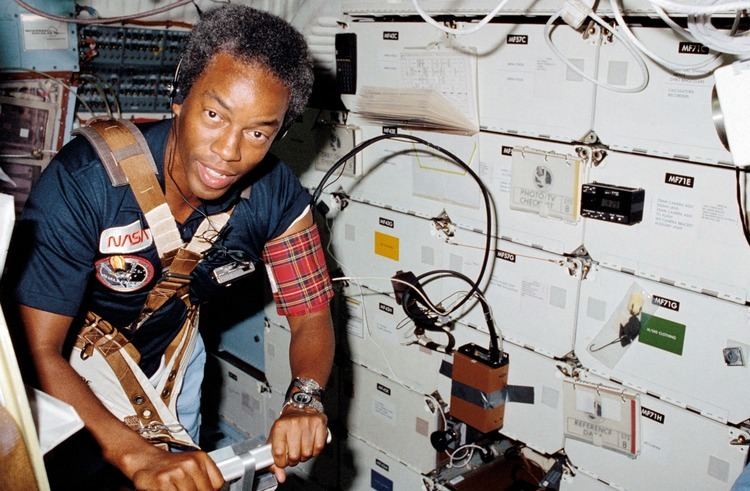 Guion Bluford Guion Bluford Wikipedia the free encyclopedia