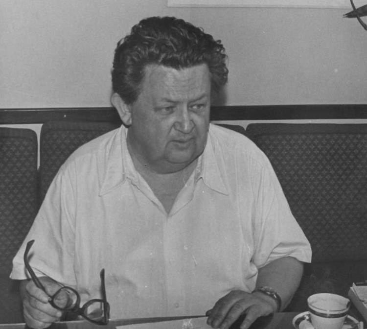Jan Drda Spisovatel a absolvent gymnzia Jan Drda by dnes oslavil