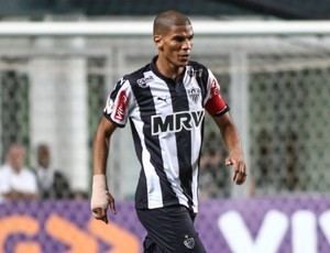 Leonardo Silva Ele fica Leonardo Silva renova com o AtlticoMG por mais uma temporada