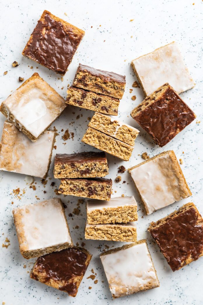 OatmealCookieBarsCombo009KG Oatmeal Cookie Bars