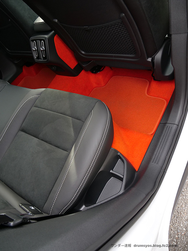 VOLVOXC40_87.jpg