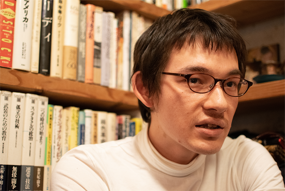 ライフヒストリーの聞き方について話す精神科医の阿部大樹さん