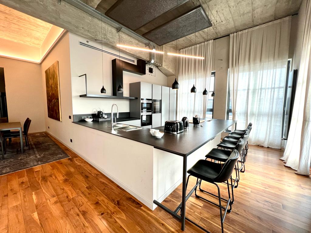 Loft 12 EDIT cucina moderna completamente attrezzata
