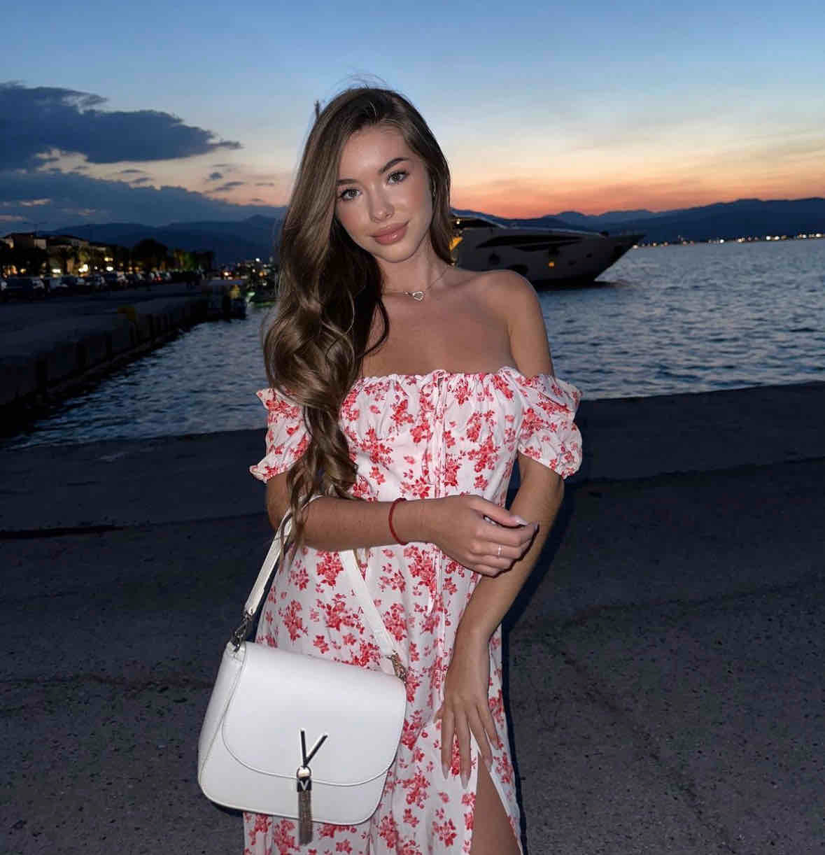 Sofia (sofichka) Farcaster social identity (Fname handle) PFP