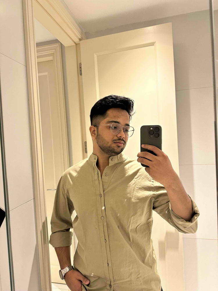 Nazeeh Vahora's Farcaster avatar