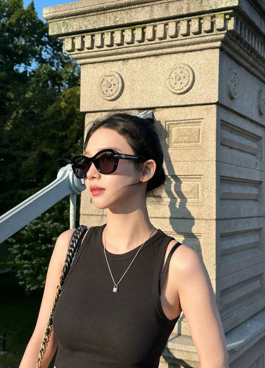 Rabbit 🔮🎩🐰 (rabbit0112) Farcaster social identity (Fname handle) PFP