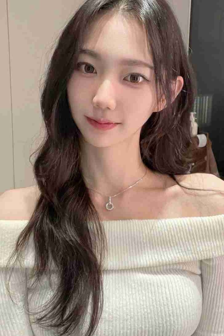 1vevely (richmon) Farcaster social identity (Fname handle) PFP