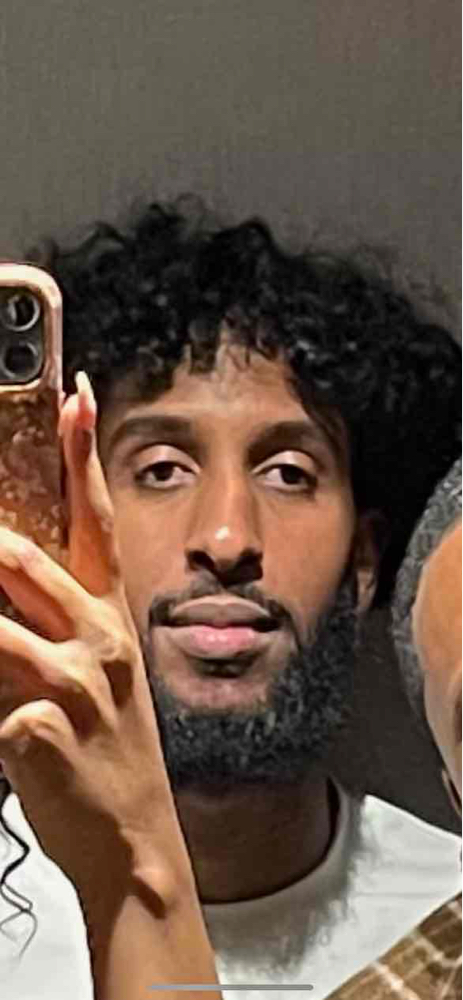 Issa (issa) Farcaster social identity (Fname handle) PFP