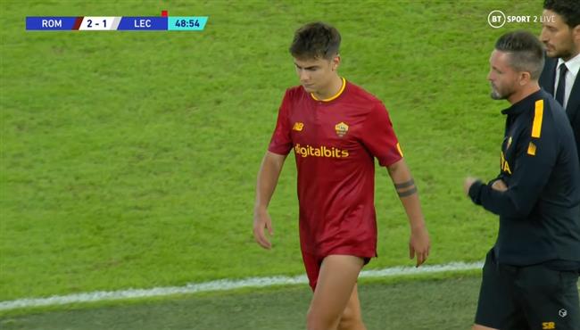 اصابة ديبالا في مباراة روما وليتشي بالدوري الايطالي