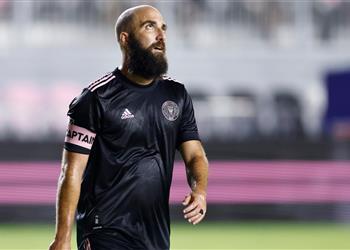 رسمي ا هيجواين يعلن اعتزاله كرة القدم نهاية موسم الدوري الأمريكي