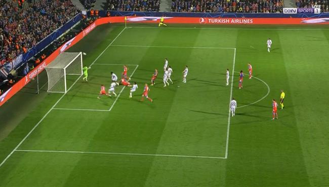 العارضة تحرم فيكتوريا بلزن من هدف محقق امام برشلونة