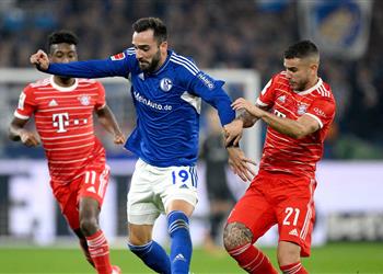 فيديو بايرن ميونخ يتخطى شالكة بثنائية وينفرد بصدارة الدوري الألماني