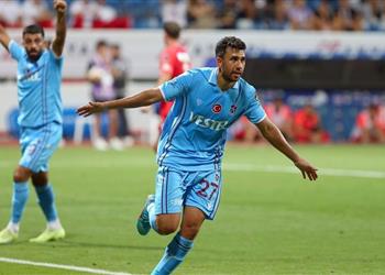 فيديو تريزيجيه يسجل هدف ا رائع ا في ودية طرابزون سبور وهال سيتي