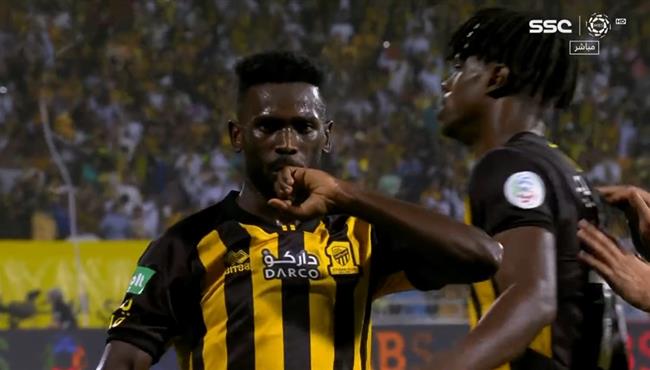 هدف الاتحاد الاول في مرمي الشباب بالدوري السعودي عبدالعزيز البيشي