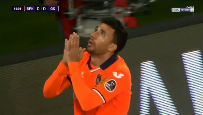 تريزيجيه كاد ان يسجل هدف امام جالطة سراي في الدوري التركي