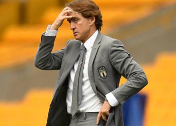 مانشيني جاتي سيصبح مدافع ا ممتاز ا وبيلجريني ليس توتي