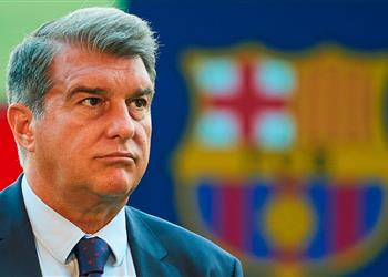 برشلونة يدرس إنهاء عقود 12 لاعب ا