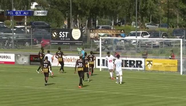 حارس الاتحاد يتصدي لركلة جزاء امام لوزيرن ويتلقي تحية احمد حجازي وطارق حامد