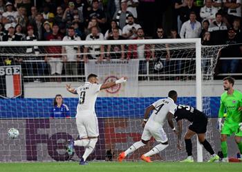 فيديو ألابا يسجل هدف ريال مدريد الأول أمام آينتراخت فرانكفورت