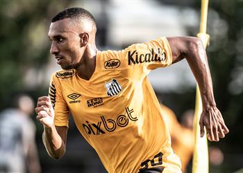 سانتوس يرد على أنباء تقدم الأهلي بعرض لضم لوكاس براجا