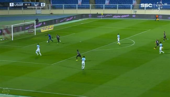 هدف كوميدي في مباراة الشباب وابها بالدوري السعودي