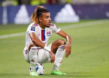 رئيس ليون يوجه ضربة لـ تشيلسي بشأن صفقة جوستو