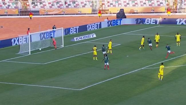هدف مدغشقر الرائع في مرمي موزمبيق بكاس امم افريقيا للملحيين