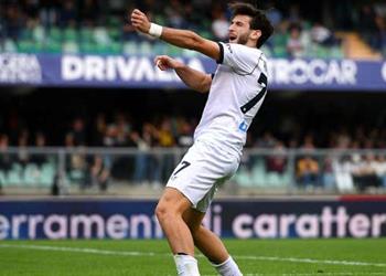 فيديو تألق كفاراتسخيليا نابولي يهزم هيلاس فيرونا بثلاثية في الدوري الإيطالي