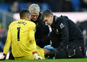 بوتشيتينو يثير القلق بشأن إصابة سانشيز وكوكوريلا أمام إيفرتون