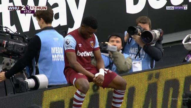 هدف محمد قدوس الرائع في مرمي مانشستر يونايتد بالدوري الانجليزي