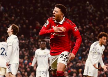 فيديو مانشستر يونايتد يحو ل هزيمته لتعادل بثنائية أمام ليدز في الدوري الإنجليزي