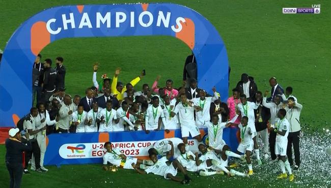 مراسم تتويج السنغال بطلأ لكأس امم افريقيا للشباب