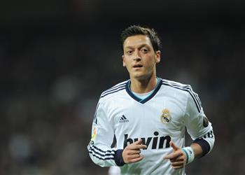 مسعود أوزيل يعلن اعتزال كرة القدم نهائي ا