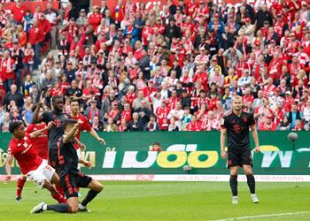 فيديو ماينز يفوز على بايرن ميونخ بثلاثية في الدوري الألماني وماني يسجل