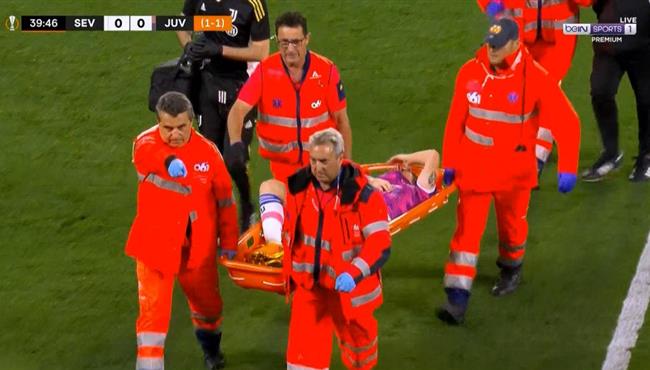 اصابة وخروج فاجيولي في مباراة يوفنتوس واشبيلية بالدوري الاوروبي