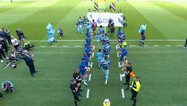 ممر شرفي من لاعبي تشيلسي لمانشستر سيتي قبل المباراة