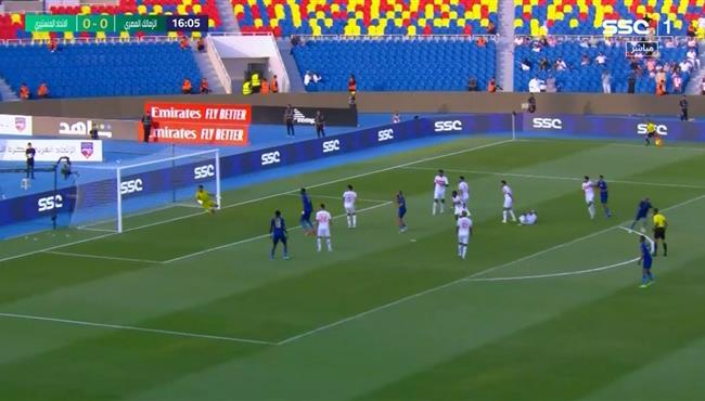 العارضة تحرم الاتحاد المنستيري من هدف امام الزمالك بالبطولة العربية