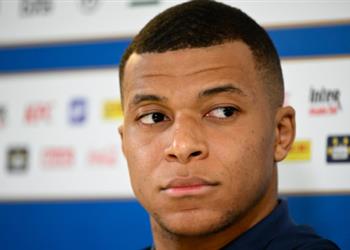 فيديو مبابي يظهر في غرفة ملابس باريس سان جيرمان رغم استبعاده أمام لوريان