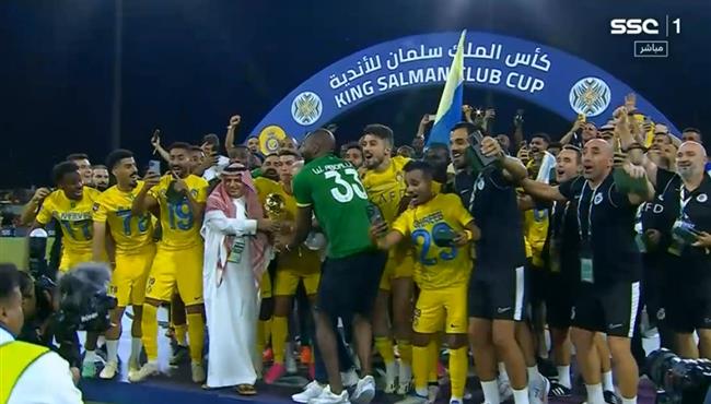 مراسم تتويج النصر بطلا للبطولة العربية