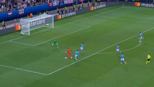 يوسف النصيري يهدر انفراد امام مانشستر سيتي في كأس السوبر الاوروبي