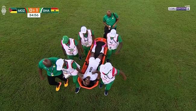 اصابة لاعب غانا وخروجه امام موزمبيق بكاس امم افريقيا