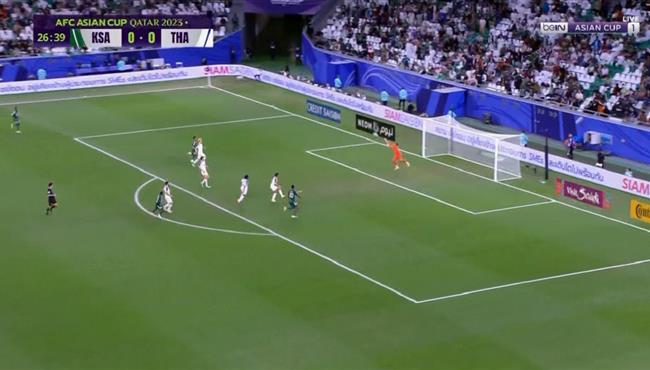 تصدي حارس مرمي تايلاند الرائع يحرم سالم الدوسري من تسجيل هدف