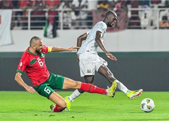 فيديو موكوينا يسجل هدف جنوب إفريقيا الثاني أمام المغرب وطرد سفيان أمرابط