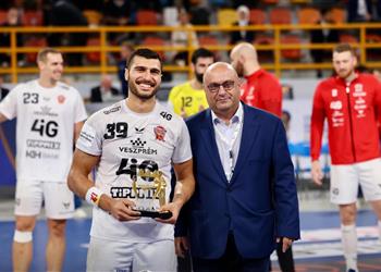 يحيي الدرع يقود فيزبريم المجري للفوز على برشلونة والتأهل إلى نهائي كأس العالم للأندية لكرة اليد