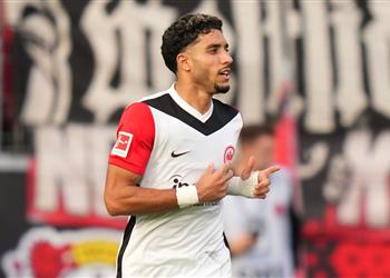 تشكيل آينتراخت فرانكفورت أمام يونيون برلين في الدوري الألماني موقف عمر مرموش