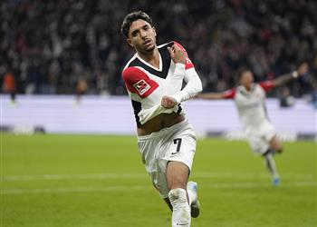 كومباني ما فعله مرموش لم يقم به أحد في الدوري الألماني